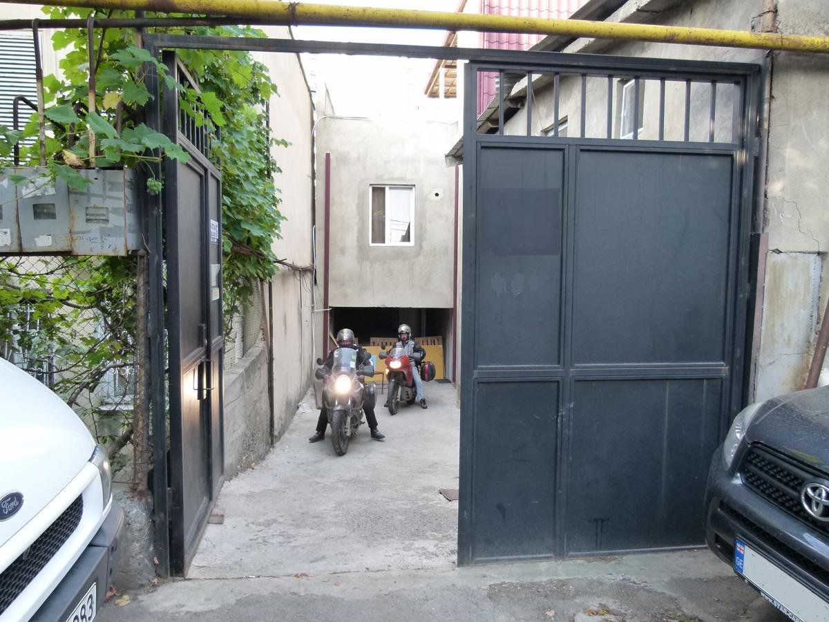 Why Me Eco-Friendly Hostel Tbilisi Luaran gambar